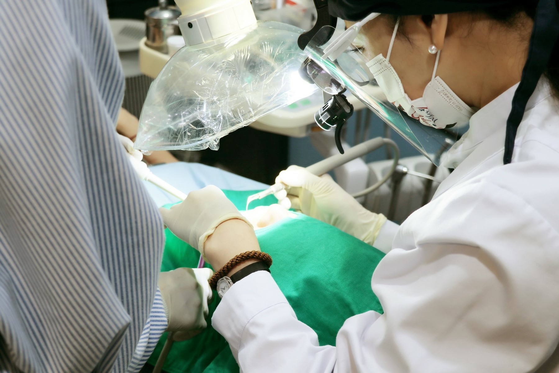左營噴砂美白初體驗:馥民牙醫實際治療畫面