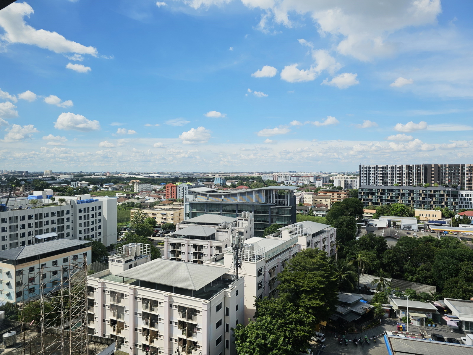 廊曼機場附近住宿