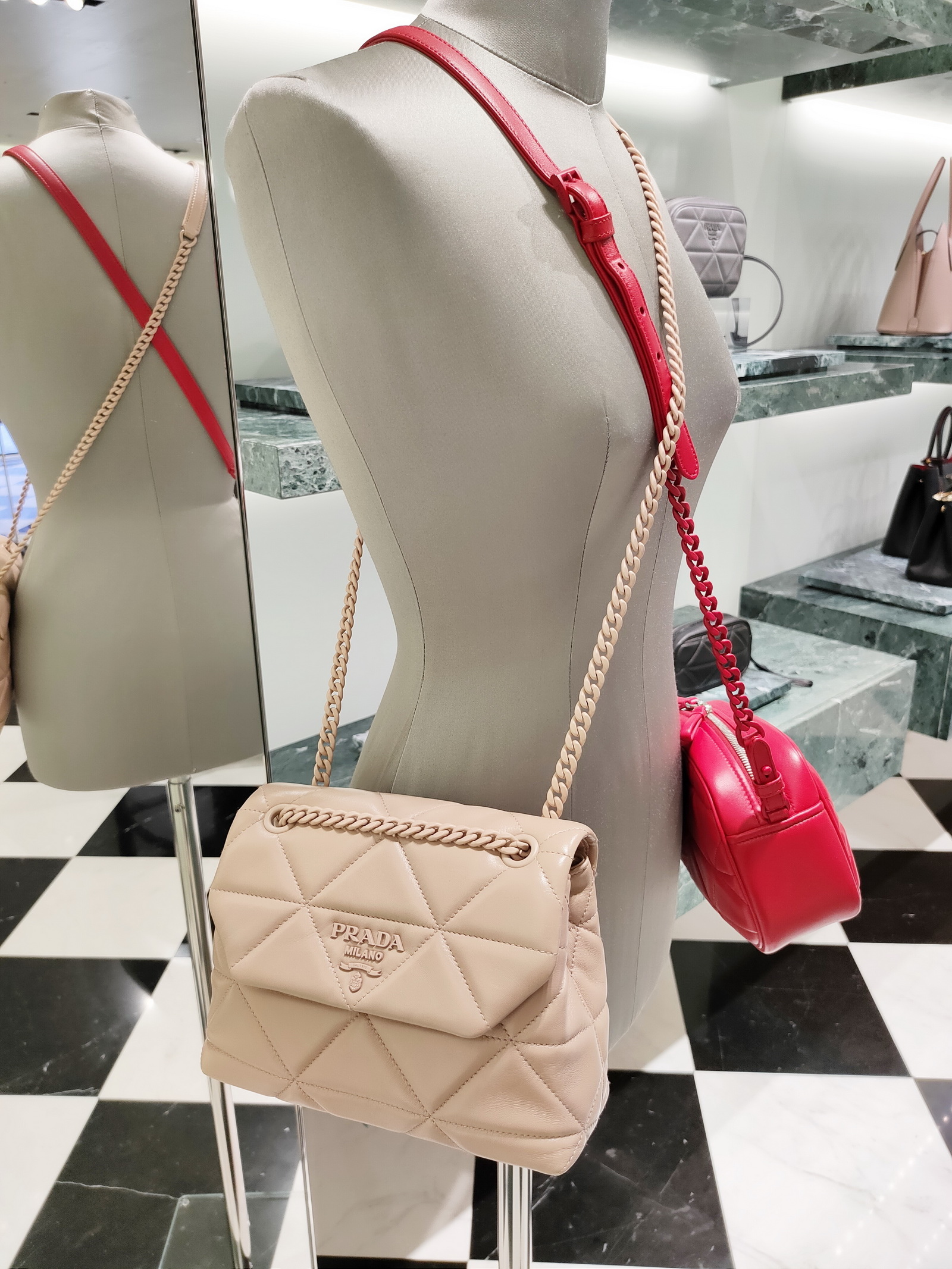 prada 水桶